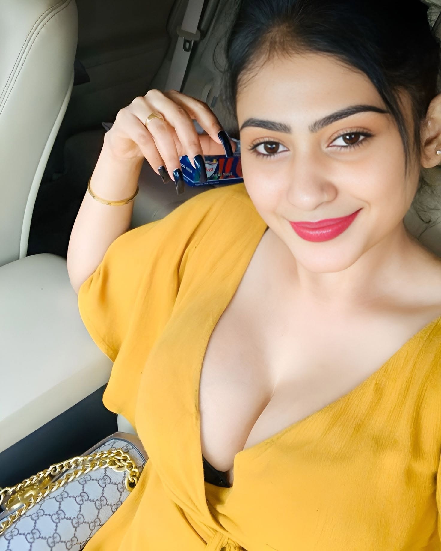 Elegant Call Girl in Kolkata – Private, Friendly & Discreet Companionship